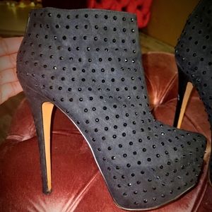 Black Platform Booties- size 8.5, 6 in. heels